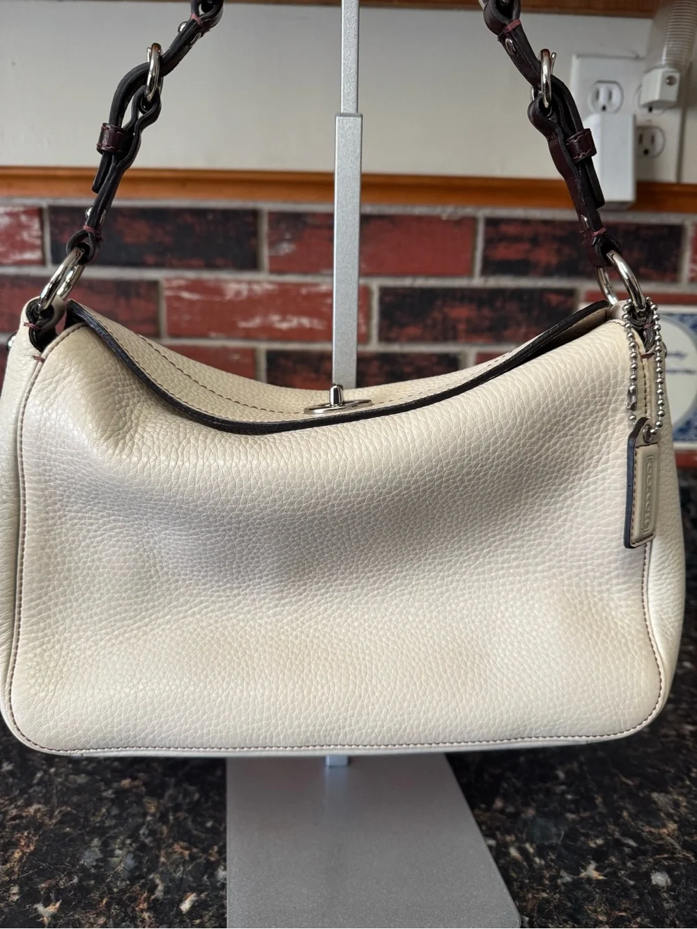 Coach Soho Pebbled Leather Turnlock Shoulder Bag 8A38 Chalk Ivory Y2K